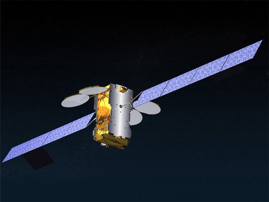 KA-SAT liefert Internet, TV und VoIP auch dahin, wo es weder DSL noch Glasfaser gibt. KA-SAT liefert Internet, TV und VoIP auch dahin, wo es weder DSL noch Glasfaser gibt.