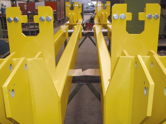 Eine fertig bearbeitete Baugruppe von Gysi: Hängekrankonstruktion für den Einsatz bei NEAT-Vortriebsarbeiten. (Bild: R. Dorner) Eine fertig bearbeitete Baugruppe von Gysi: Hängekrankonstruktion für den Einsatz bei NEAT-Vortriebsarbeiten. (Bild: R. Dorner)