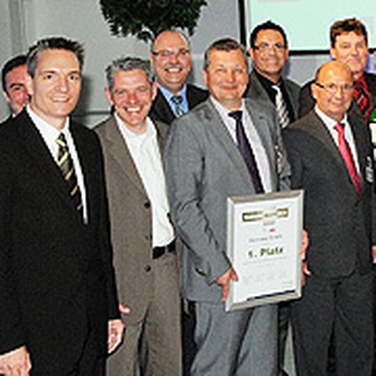 Platz eins des Vertriebs Award 2011 ging an das Renault-Autohaus Hermann aus Northeim. Platz eins des Vertriebs Award 2011 ging an das Renault-Autohaus Hermann aus Northeim.