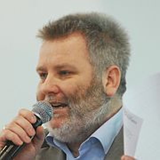 Matthias Nowotny von der Dialogmanufaktur führte durch die Diskussion rund um die GVO. Matthias Nowotny von der Dialogmanufaktur führte durch die Diskussion rund um die GVO.