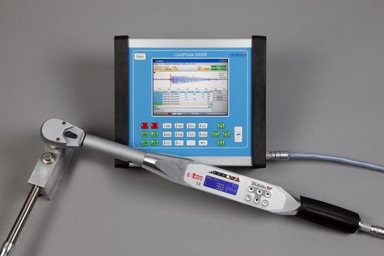 Elektronischer Drehmomentschlüssel E-Torc II mit integrierter Ultraschall-Vorspannkraftmessung. (Bild: Intellifast) Elektronischer Drehmomentschlüssel E-Torc II mit integrierter Ultraschall-Vorspannkraftmessung. (Bild: Intellifast)