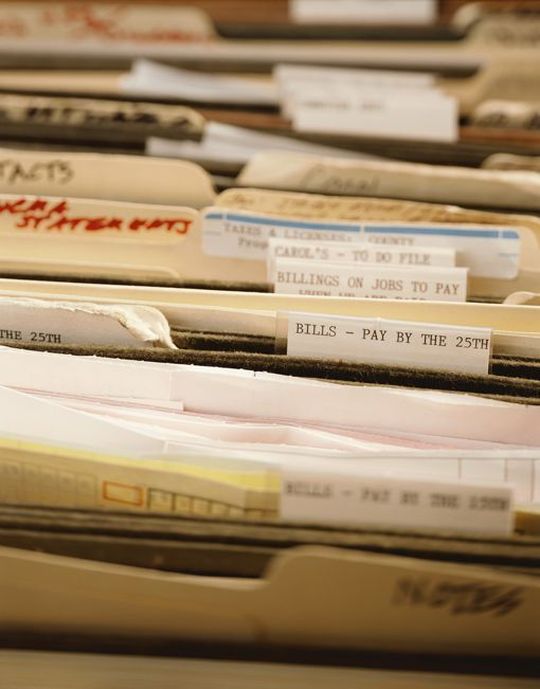 Zeitaufwändige Informationssuche in Papierunterlagen gehören mit der digitalen Akte der Vergangenheit an. Zeitaufwändige Informationssuche in Papierunterlagen gehören mit der digitalen Akte der Vergangenheit an.