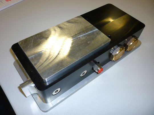 Gefrierspanngerät mit austauschbarer Spannplatte (Bild: Witte) Gefrierspanngerät mit austauschbarer Spannplatte (Bild: Witte)