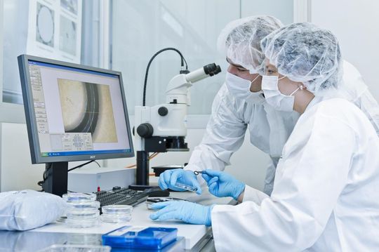 Mit FlexcleanTM hat Trelleborg Sealing Solutions Reinigungsstandards entwickelt, die Anwendern größtmögliche Sicherheit geben. (Bild: Nico Pudimat)