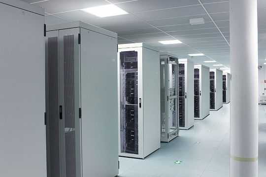 Das SaaS-Angebot „Teamcenter as a Service“ wird über das neue, nach SAS 70 zertifizierte Rechenzentrum von TDS in Neckarsulm bereitgestellt. Das SaaS-Angebot „Teamcenter as a Service“ wird über das neue, nach SAS 70 zertifizierte Rechenzentrum von TDS in Neckarsulm bereitgestellt.