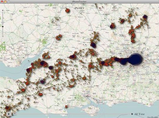 Alles auf eine Karte: Apple-Smartphones speichern zahlreiche Geodaten, der iPhone Tracker visualisiert das Ganze. Alles auf eine Karte: Apple-Smartphones speichern zahlreiche Geodaten, der iPhone Tracker visualisiert das Ganze.