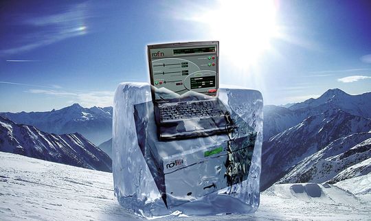 Cool as ice: Mit Femtosekundenlasern ist eine kalte Bearbeitung möglich. Bild: Rofin Cool as ice: Mit Femtosekundenlasern ist eine kalte Bearbeitung möglich. Bild: Rofin