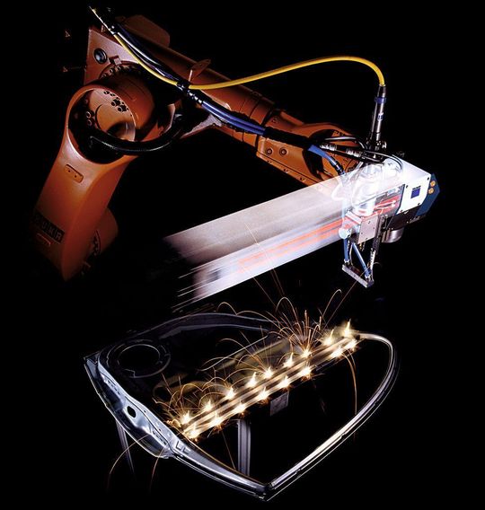 Mit dem Laser-Remoteschweißen konnte die Bearbeitungsgeschwindigkeit im Vergleich zum Widerstandspunktschweißen um 50 bis 80% gesteigert werden. Bild: Trumpf Mit dem Laser-Remoteschweißen konnte die Bearbeitungsgeschwindigkeit im Vergleich zum Widerstandspunktschweißen um 50 bis 80% gesteigert werden. Bild: Trumpf