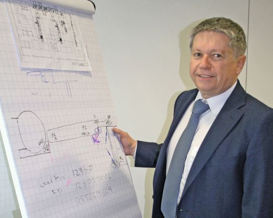 Jürgen Schäfer, Mitgeschäftsführer bei der Optima Group Pharma: "In Asien oder Osteuropa ist die Nachfrage nach schlüsselfertigen Anlagen deutlich höher als in Europa oder Amerika." (Bild: Optima Group Pharma) Jürgen Schäfer, Mitgeschäftsführer bei der Optima Group Pharma: "In Asien oder Osteuropa ist die Nachfrage nach schlüsselfertigen Anlagen deutlich höher als in Europa oder Amerika." (Bild: Optima Group Pharma)