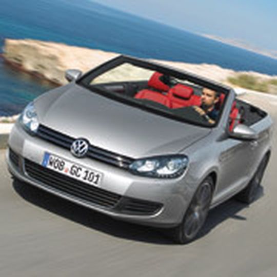 Ab Juni können VW-Fans das neue Golf Cabrio kaufen. Ab Juni können VW-Fans das neue Golf Cabrio kaufen.