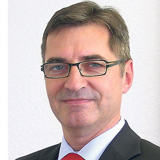 Thomas Metz, Vice President Sales Integrated Systems bei Dematic: „Anwender können mit Dematic IT Ecodrive die Energieeffizienz ihrer Anlagen verbessern und dabei zusätzlich Steuern sparen.“ Bild: Dematic Thomas Metz, Vice President Sales Integrated Systems bei Dematic: „Anwender können mit Dematic IT Ecodrive die Energieeffizienz ihrer Anlagen verbessern und dabei zusätzlich Steuern sparen.“ Bild: Dematic