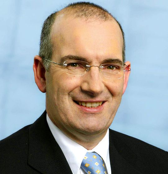 Produktionsvorstand Dr. Tony Van Osselaer: "Um die steigende Nachfrage allein in Europa bedienen zu können, brauchen wir eine wettbewerbsfähige Produktionsanlage im World-Scale-Format. Diese schaffen wir mit dem Ausbau in Uerdingen." (Bayer MaterialScience)