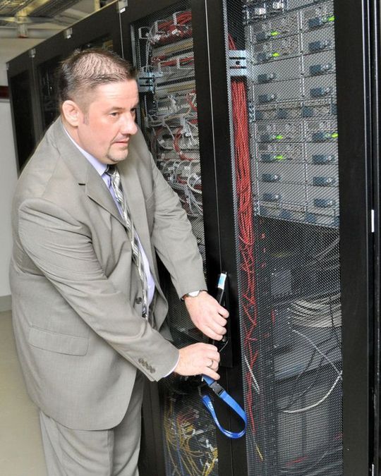 Stefan Fehr, Teamleiter Infrastruktur bei der FES, schätzt am „vBlock“ vor allem das einfache Management. Bild: Michael Hase Stefan Fehr, Teamleiter Infrastruktur bei der FES, schätzt am „vBlock“ vor allem das einfache Management. Bild: Michael Hase