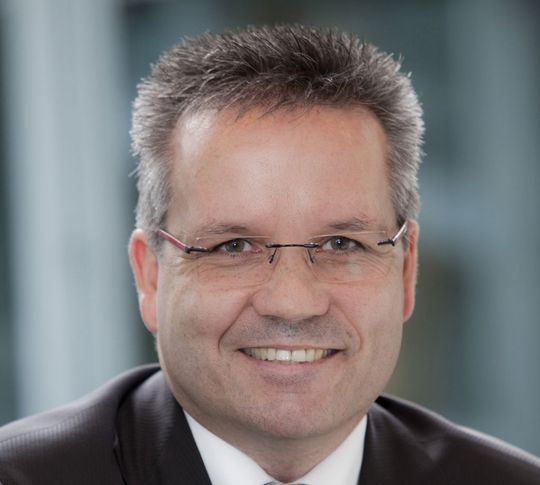 Hagen Renner verantwortet als Director Channel CEE bei Sophos den zentral- und osteuropäischen Raum. Hagen Renner verantwortet als Director Channel CEE bei Sophos den zentral- und osteuropäischen Raum.