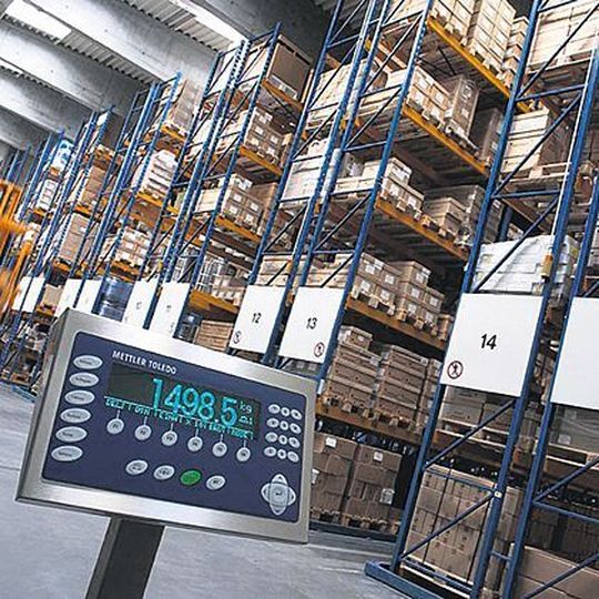 Intelligente Wägetechnik füllt die Fächer im Lager selbsttätig auf. Bild: Mettler-Toledo Intelligente Wägetechnik füllt die Fächer im Lager selbsttätig auf. Bild: Mettler-Toledo