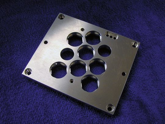 Base support en aluminium. (Image: R. de Siebenthal et Frédéric Bonjour) Base support en aluminium. (Image: R. de Siebenthal et Frédéric Bonjour)