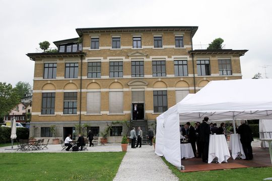 Pausen und freie Zeit beim Insight-Anlass bei Altran wurden für Gespräche und Networking genutzt. (Bild: Anne Richter, SMM)