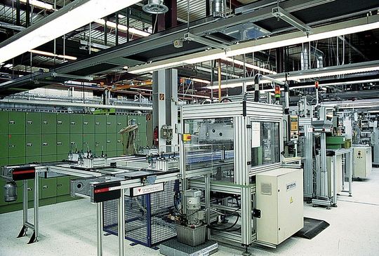 Werkstückträger-Umlaufsystem für Motor- und Getriebemontage. Werkstückträger-Umlaufsystem für Motor- und Getriebemontage.