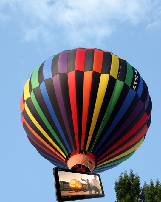Virtualisierung gilt als eine Etappe auf dem Weg zur Cloud, Mobilität als Treiber für die Client-Virtualisierung. Bilder: Xoom - Motorola, Ballon - anavanz/Pixelio Virtualisierung gilt als eine Etappe auf dem Weg zur Cloud, Mobilität als Treiber für die Client-Virtualisierung. Bilder: Xoom - Motorola, Ballon - anavanz/Pixelio