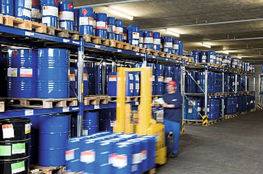 Logistique dans les entrepôts de produits chimiques. (Image: Brenntag Schweizerhall SA) Logistique dans les entrepôts de produits chimiques. (Image: Brenntag Schweizerhall SA)