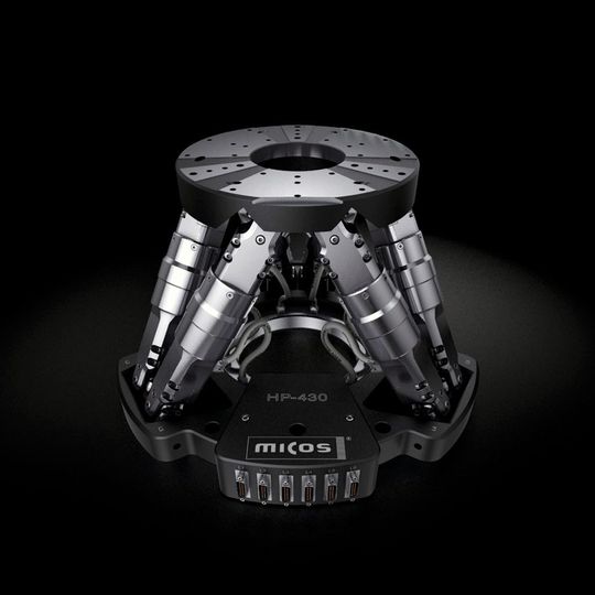 Hexapode HP-430 de MICOS, robot à cinématique parallèle permettant un déplacement à 6 degrés de liberté avec une très grande rigidité, pour une charge de 50 kg. (Image: GMP) Hexapode HP-430 de MICOS, robot à cinématique parallèle permettant un déplacement à 6 degrés de liberté avec une très grande rigidité, pour une charge de 50 kg. (Image: GMP)