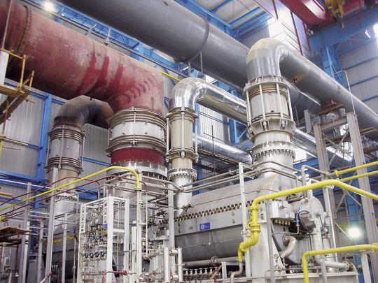Erster betriebsbereiter Kompressorstrang in der Anlage Wuhan: Die beiden Verdichter in jedem Strang arbeiten in Tandemanordnung. Dabei leitet der größere Verdichter Gas durch den kleineren, um den Hochofengasdruck zu erhöhen. (Bild: EagleBurgmann) Erster betriebsbereiter Kompressorstrang in der Anlage Wuhan: Die beiden Verdichter in jedem Strang arbeiten in Tandemanordnung. Dabei leitet der größere Verdichter Gas durch den kleineren, um den Hochofengasdruck zu erhöhen. (Bild: EagleBurgmann)