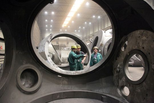 Zu den Spezialitäten der Eisengießerei Torgelow gehören Großgussteile für Windkraftanlagen. (Bild: Eisengießerei Torgelow)