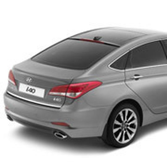 Die Stufenheck-Variante des Hyundai i40 wird am Wochenende erstmals der Öffentlichkeit präsentiert. Die Stufenheck-Variante des Hyundai i40 wird am Wochenende erstmals der Öffentlichkeit präsentiert.