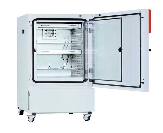 Für Photostabilitätstests bietet Binder Konstantklima-Schränke mit Light Quantum Control und ICH-konformer Beleuchtung. (Bild: Binder)