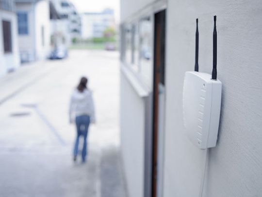 SIP-DECT 2.1 eignet sich laut Aastra gut für Unternehmen mit weitläufigen Geländen, Werkstätten oder Produktionsstraßen. SIP-DECT 2.1 eignet sich laut Aastra gut für Unternehmen mit weitläufigen Geländen, Werkstätten oder Produktionsstraßen.