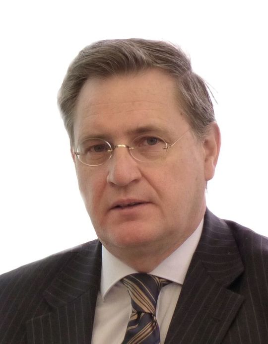 Prof. Dr.-Ing. Horst E. Friedrich, Direktor des Institut für Fahrzeugkonzepte am DLR in Stuttgart: Der Wechsel von Verbrennungs- zum Alternativantrieben werde die Fahrzeugarchitektur verändern. Prof. Dr.-Ing. Horst E. Friedrich, Direktor des Institut für Fahrzeugkonzepte am DLR in Stuttgart: Der Wechsel von Verbrennungs- zum Alternativantrieben werde die Fahrzeugarchitektur verändern.
