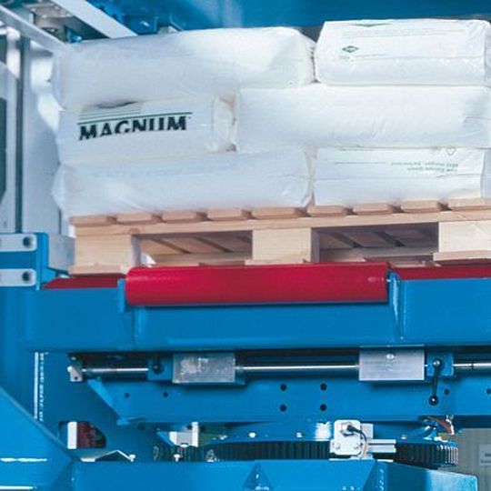 Die Maschine Beumer Paletpac sorgt für eine hohe geometrische Genauigkeit palettierter Stapel. Bild: Beumer-Group Die Maschine Beumer Paletpac sorgt für eine hohe geometrische Genauigkeit palettierter Stapel. Bild: Beumer-Group