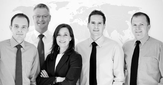 v.l. Vitalis Neufeld, Peter Wölfel, Stephanie Ganslmeier, Dimitri Phillippe und Boris Schuster bilden das neue Sales-Team <em id="ForP_227E1919-E2F2-E0FB-10CEB0B0E6B67652">Bild: 3S-Smart </em> v.l. Vitalis Neufeld, Peter Wölfel, Stephanie Ganslmeier, Dimitri Phillippe und Boris Schuster bilden das neue Sales-Team <em id="ForP_227E1919-E2F2-E0FB-10CEB0B0E6B67652">Bild: 3S-Smart </em>