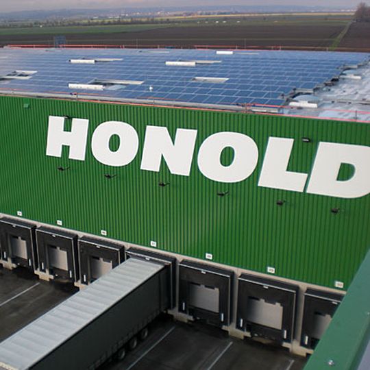 Der Logistikdienstleister Honold Logistik Gruppe hat die Photovoltaik-Industrie als Kunden entdeckt und gewinnt neue Kunden. Bild: Honold Der Logistikdienstleister Honold Logistik Gruppe hat die Photovoltaik-Industrie als Kunden entdeckt und gewinnt neue Kunden. Bild: Honold