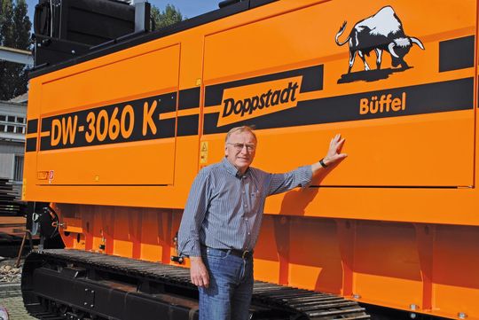 Die Risikobeurteilung des mobilen Zerkleinerers DW-3060 K wurde als konkreter Fall im Seminar von Kothes! bei Doppstadt durchgeführt. (Bild: Kothes!)