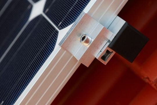 Phoenix Solar hat den Preis für das Montageystem Tectosun 3 um 5% gesenkt. (Bild: Phoenix Solar)