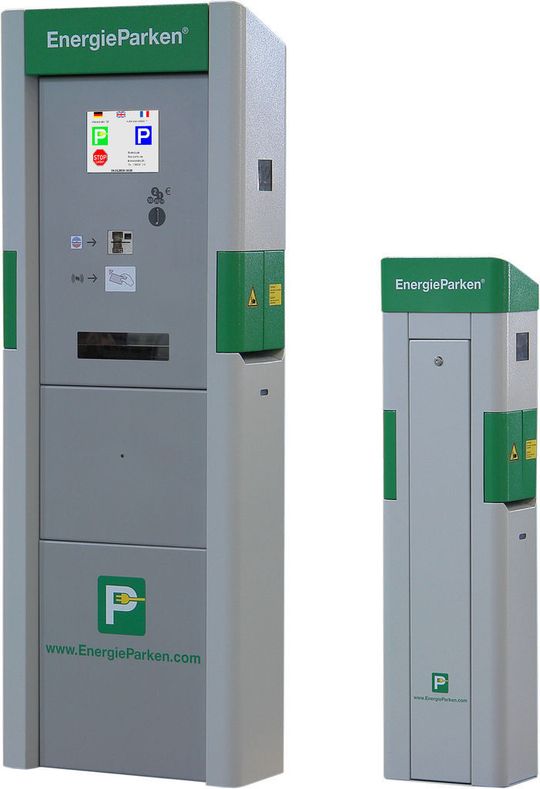 Neu in Berlin: EnergieParken-Master und Satellitensäule <em id="ForP_465A9E4C-F56F-A76E-B7E11313EC3ED6DF">Bild: EnergieParken</em> Neu in Berlin: EnergieParken-Master und Satellitensäule <em id="ForP_465A9E4C-F56F-A76E-B7E11313EC3ED6DF">Bild: EnergieParken</em>