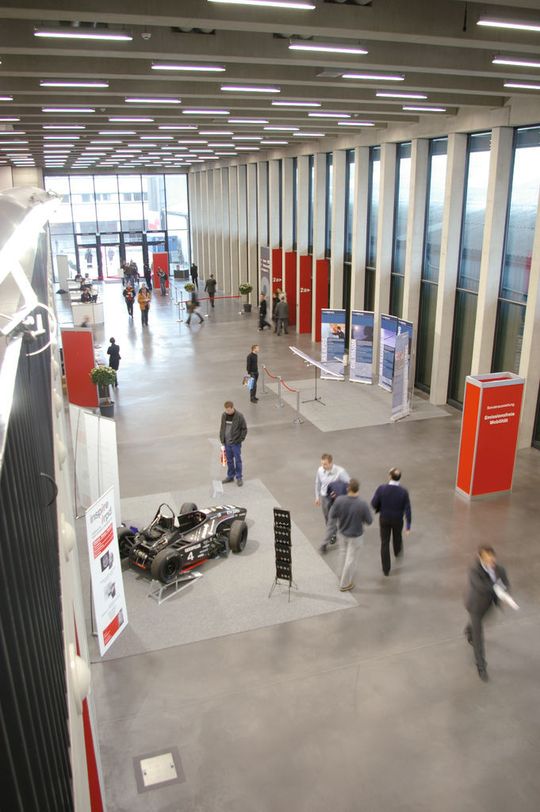 Vue de l'entrée des halles de Lucerne lors du dernier Swissplastics. (Image MSM) Vue de l'entrée des halles de Lucerne lors du dernier Swissplastics. (Image MSM)