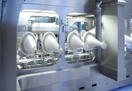 Handschuheingriffe sichern die hygienische Trennung zwischen Mensch und Prozess. Ihre Dichtigkeit ist nach definierten Kriterien regelmäßig zu prüfen. (Opzima) Handschuheingriffe sichern die hygienische Trennung zwischen Mensch und Prozess. Ihre Dichtigkeit ist nach definierten Kriterien regelmäßig zu prüfen. (Opzima)