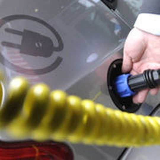 Bei großer Hitze müssen Elektroautos schneller wieder an die Ladestation. Bei großer Hitze müssen Elektroautos schneller wieder an die Ladestation.