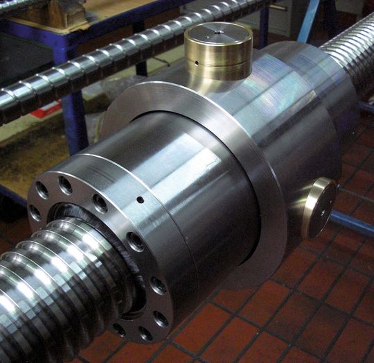 Innerhalb eines Kooperationsprojektes wurde eine Wissensdatenbank entwickelt, die es ermöglicht, alle relevanten Informationen zur Fertigung von Präzisionsspindeln (Werkzeuge, Schnittdaten, Qualitätsdaten) zu dokumentieren. (Bild: Blis)