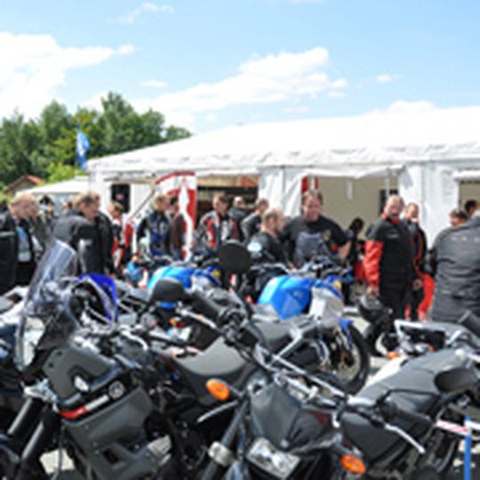 Traditionell lädt der Importeur seine Fans Ende Juli zum Markentreffen. Traditionell lädt der Importeur seine Fans Ende Juli zum Markentreffen.