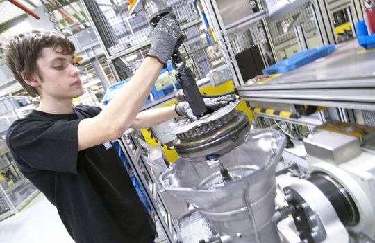 Für die Ausweitung seiner Pkw-Automatgetriebeproduktion übernimmt ZF zum Jahresbeginn 2012 von der Bauknecht Hausgeräte GmbH deren Werk im saarländischen Neunkirchen. (Bild: ZF) Für die Ausweitung seiner Pkw-Automatgetriebeproduktion übernimmt ZF zum Jahresbeginn 2012 von der Bauknecht Hausgeräte GmbH deren Werk im saarländischen Neunkirchen. (Bild: ZF)