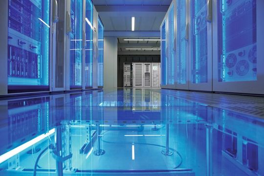 Eine weitgehend standardisierte Rechenzentrums-Infrastruktur vereinfacht die Prozesse und ermöglicht den energie- und kosteneffizenten Betrieb. (Bild: Rittal)