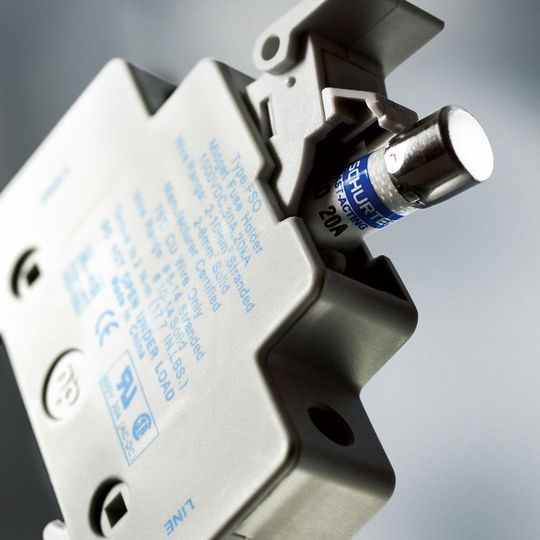 Die Solarsicherung Asoschützt Photovoltaik-Module und -Leiter vor Rückströmen. (Bild: Schurter)