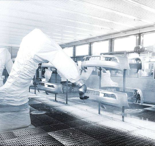 REHAU liefert Polymer-basierte Produkte und Dienstleistungen in den Bereichen Bau, Automotive und Industrie. Bild: REHAU REHAU liefert Polymer-basierte Produkte und Dienstleistungen in den Bereichen Bau, Automotive und Industrie. Bild: REHAU
