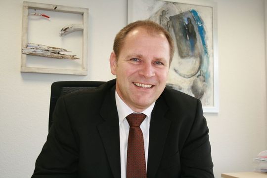 Dr. Thomas Maile, Leiter des Competence Centers Supply, Lapp: „Wir wollen mit der Lean-Methode letztlich in allen Werken eine neue, nachhaltige Kultur eröffnen, indem wir mit allen Mitarbeitern täglich Verbesserungen erzielen.“ Dr. Thomas Maile, Leiter des Competence Centers Supply, Lapp: „Wir wollen mit der Lean-Methode letztlich in allen Werken eine neue, nachhaltige Kultur eröffnen, indem wir mit allen Mitarbeitern täglich Verbesserungen erzielen.“