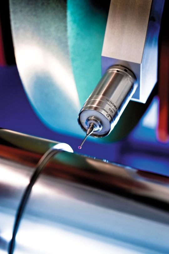 Komplettbearbeitung, Kombibearbeitung, einfachere Programmierung und Technologieunterstützung sorgen beim Schleifen für hohe Produktivität. In-Prozess-Messsysteme gewährleisten eine gleichbleibend hohe Qualität der Werkstücke. (Bild: Studer) Komplettbearbeitung, Kombibearbeitung, einfachere Programmierung und Technologieunterstützung sorgen beim Schleifen für hohe Produktivität. In-Prozess-Messsysteme gewährleisten eine gleichbleibend hohe Qualität der Werkstücke. (Bild: Studer)