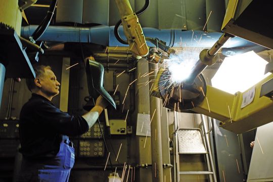 Bronze-Auftragsschweißen der Hydraulik-Zylinderkolben bei Hänchen (Bild: Hänchen)