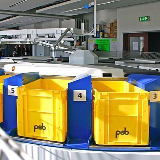Die FH Kaiserslautern kann den PSB-Ringsorter nun jederzeit unter Laborbedingungen nutzen. Bild: FH KaiserslauternPSB Die FH Kaiserslautern kann den PSB-Ringsorter nun jederzeit unter Laborbedingungen nutzen. Bild: FH KaiserslauternPSB